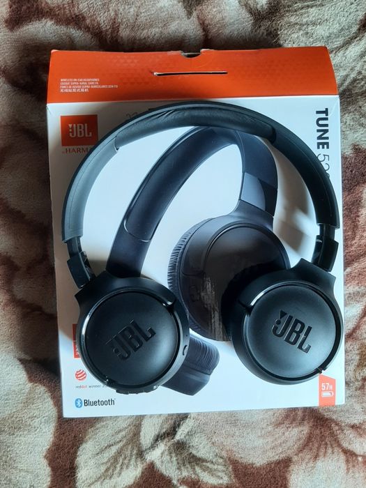 Vând căști originale jbl în stare bună wireless bluetooth