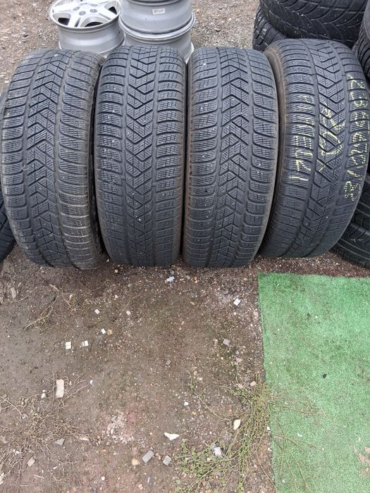 235 60 18 PIRELLI 4броя зимни дот 2020г