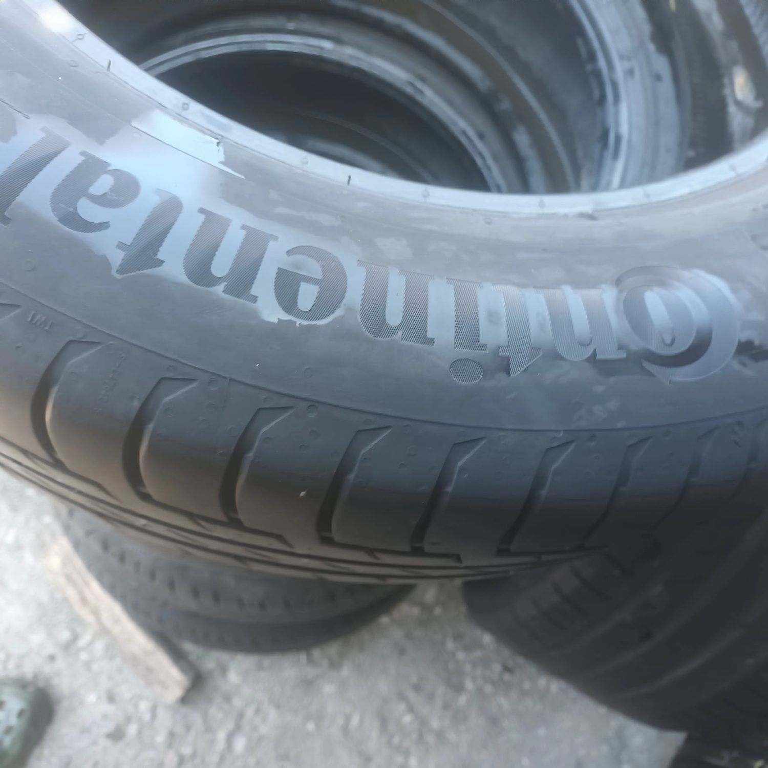 235 60 18 Континентал 2бр летни дот 2021г