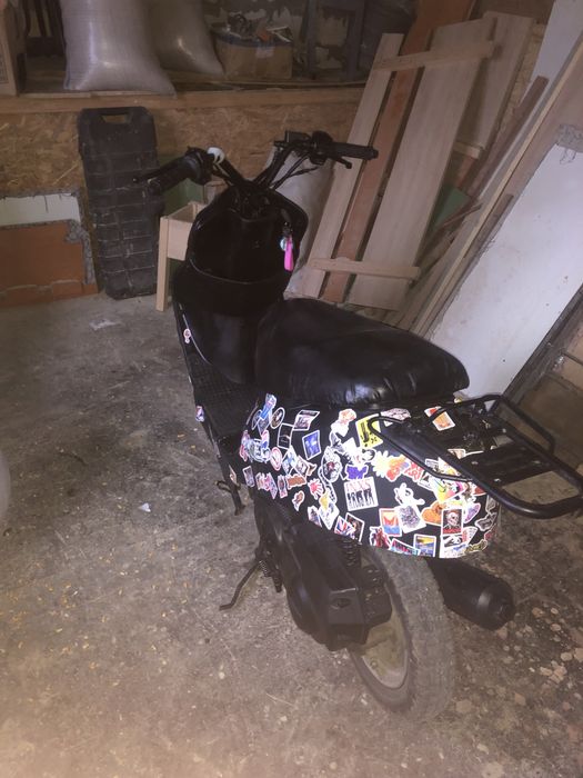 Scuter jinlun usor negociabil