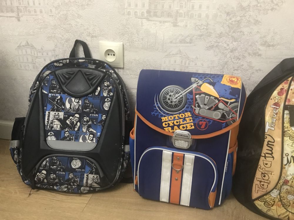 Рюкзаки школьные, сумки