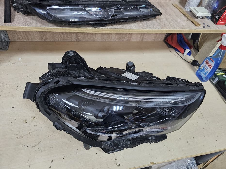 Десен фар Mercedes W214 desen far мерцедес 214 е класа