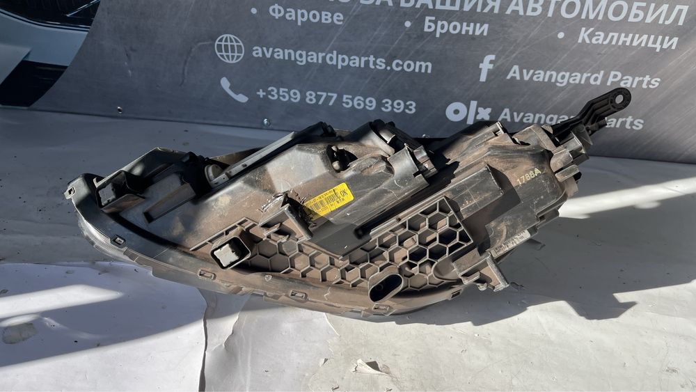 2 броя десен и един ляв фар Hyundai i30 (2008-2012)