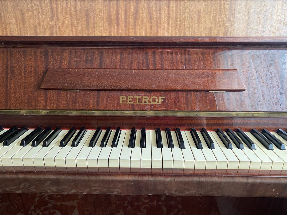 Пианино чешское PETROF