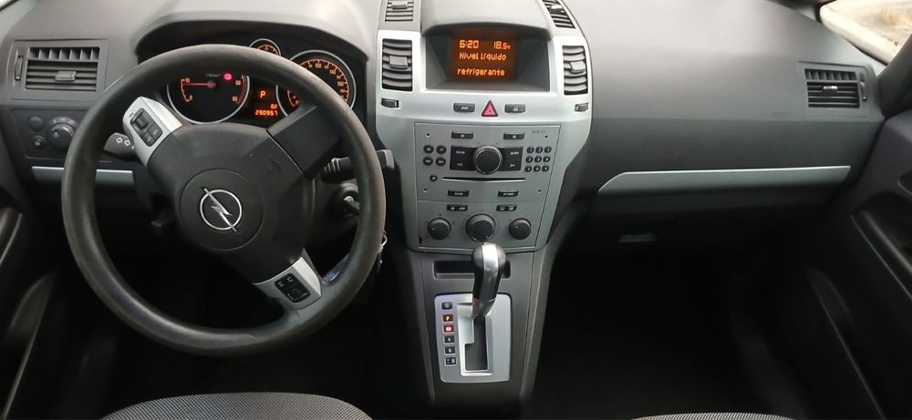 Opel Zafira 7 locuri