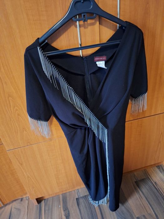 De vanzare rochita neagra