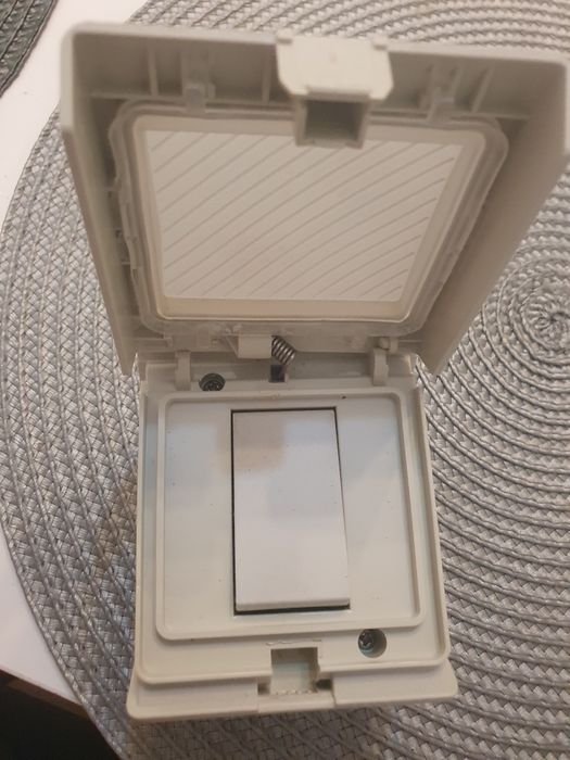 Vând întrerupător exterior