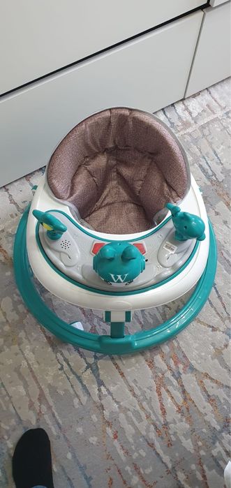 Продам ходунки, подушка для кормления