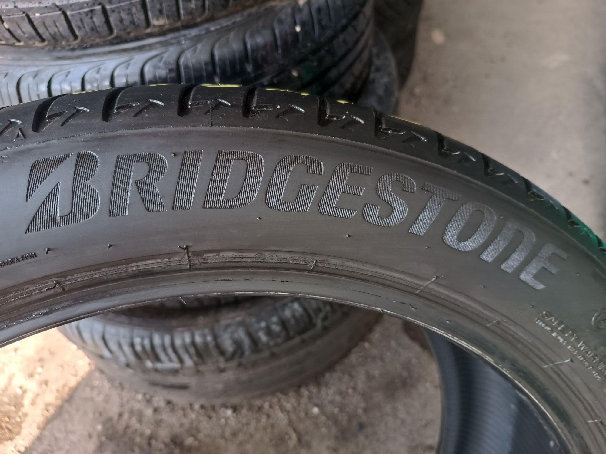 275/40/20 Bridgestone Дот 2320