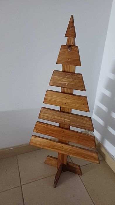 Ръчна изработка дървена елха