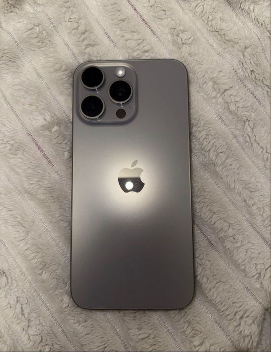 В продаже iPhone 15 Pro Max 256gb 85% аккумулятор