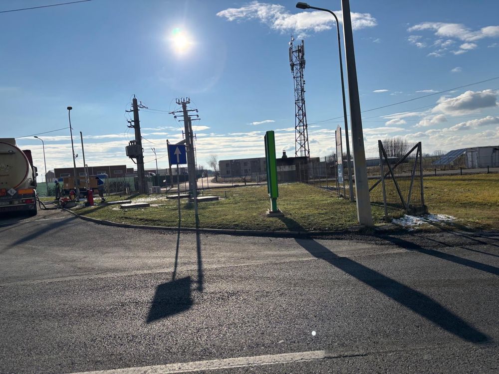 Vand Teren Intravilan-Bors-Vis a Vis de Nord-Vest Camioan-PUZ Aprobat