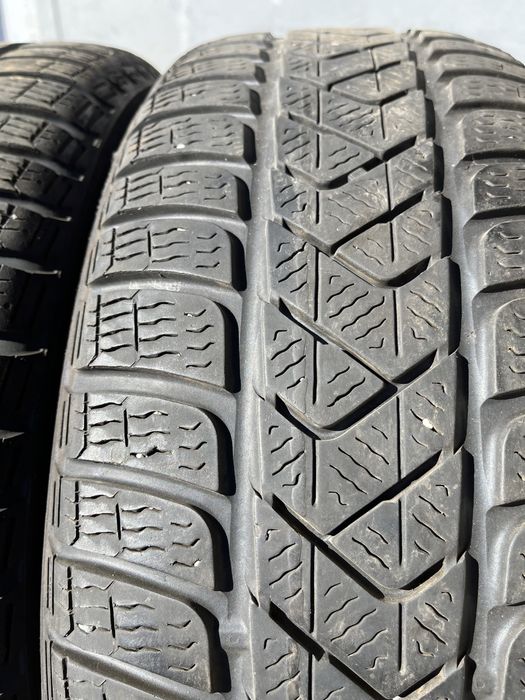 4 бр. зимни гуми 215/60/16 Pirelli DOT 4219 5 mm