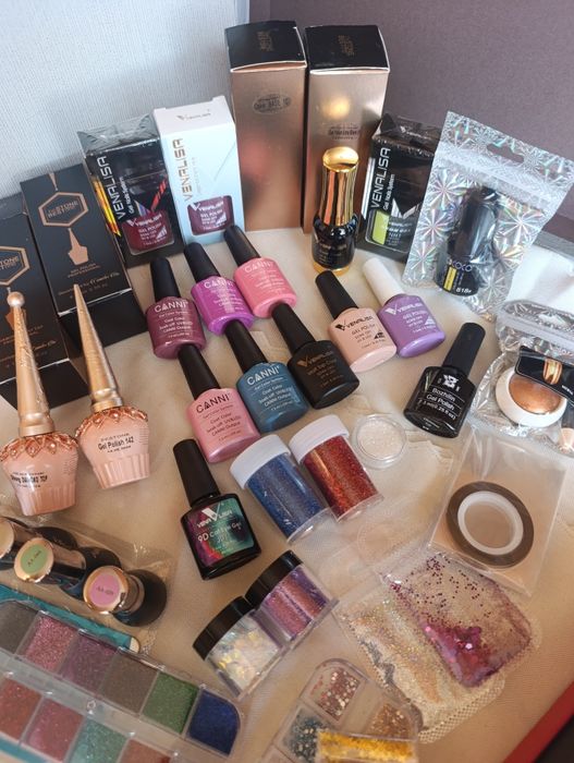 Гел лакове и сетове за декорация