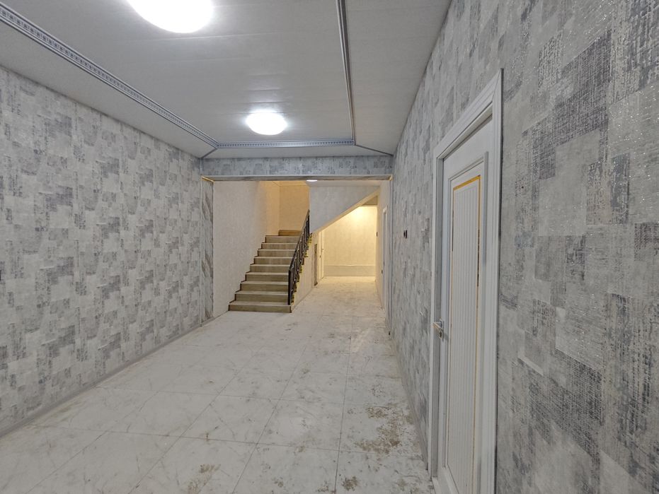 Уч кахрамон постидан 5 км шурода. Коттедж 5 хона 2 этаж