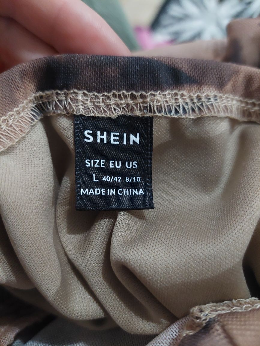 Рокля от SHEIN..