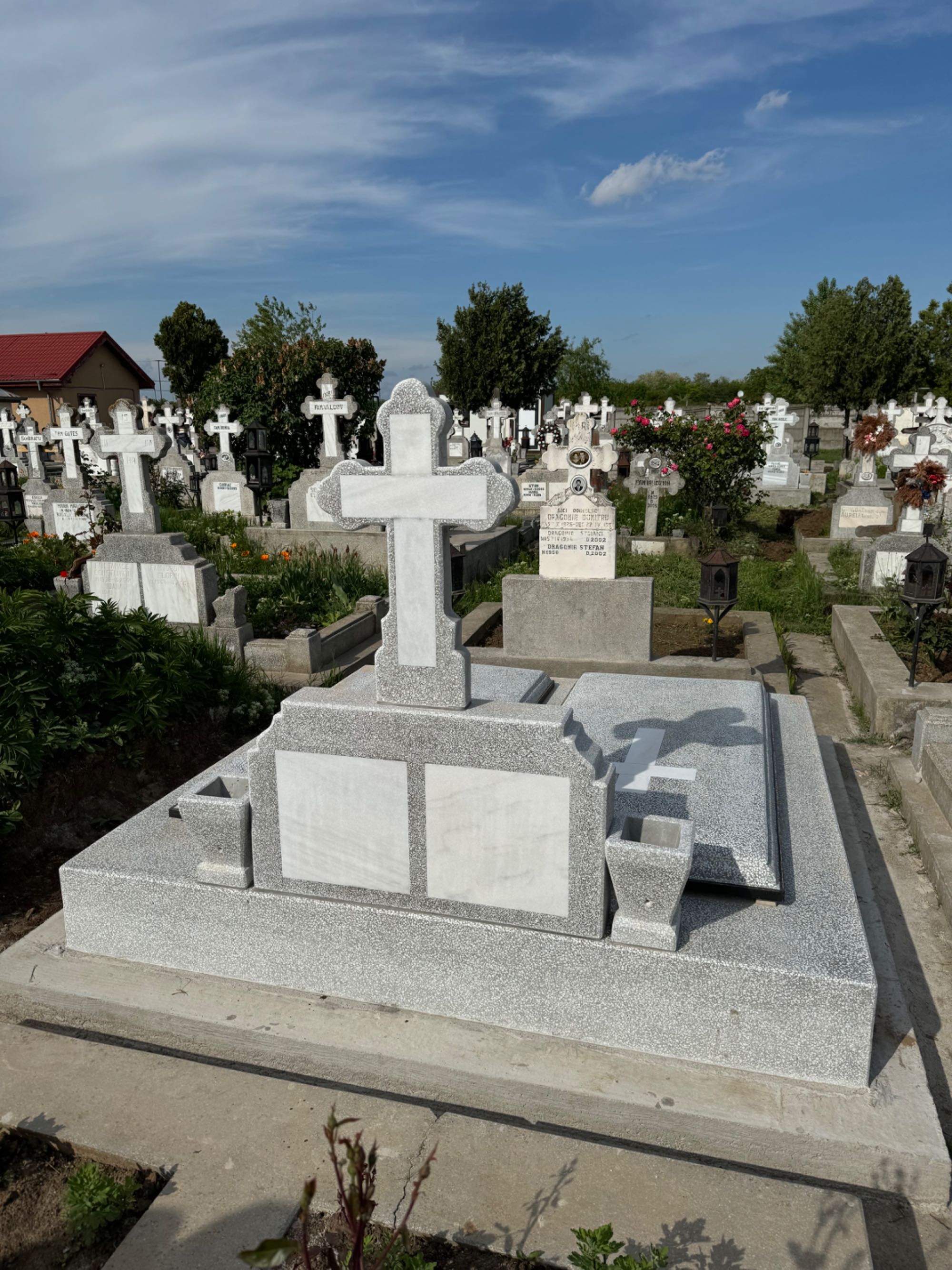 Locuri de veci cu lucrare Cimitir SF Anton cel Nou Magurele