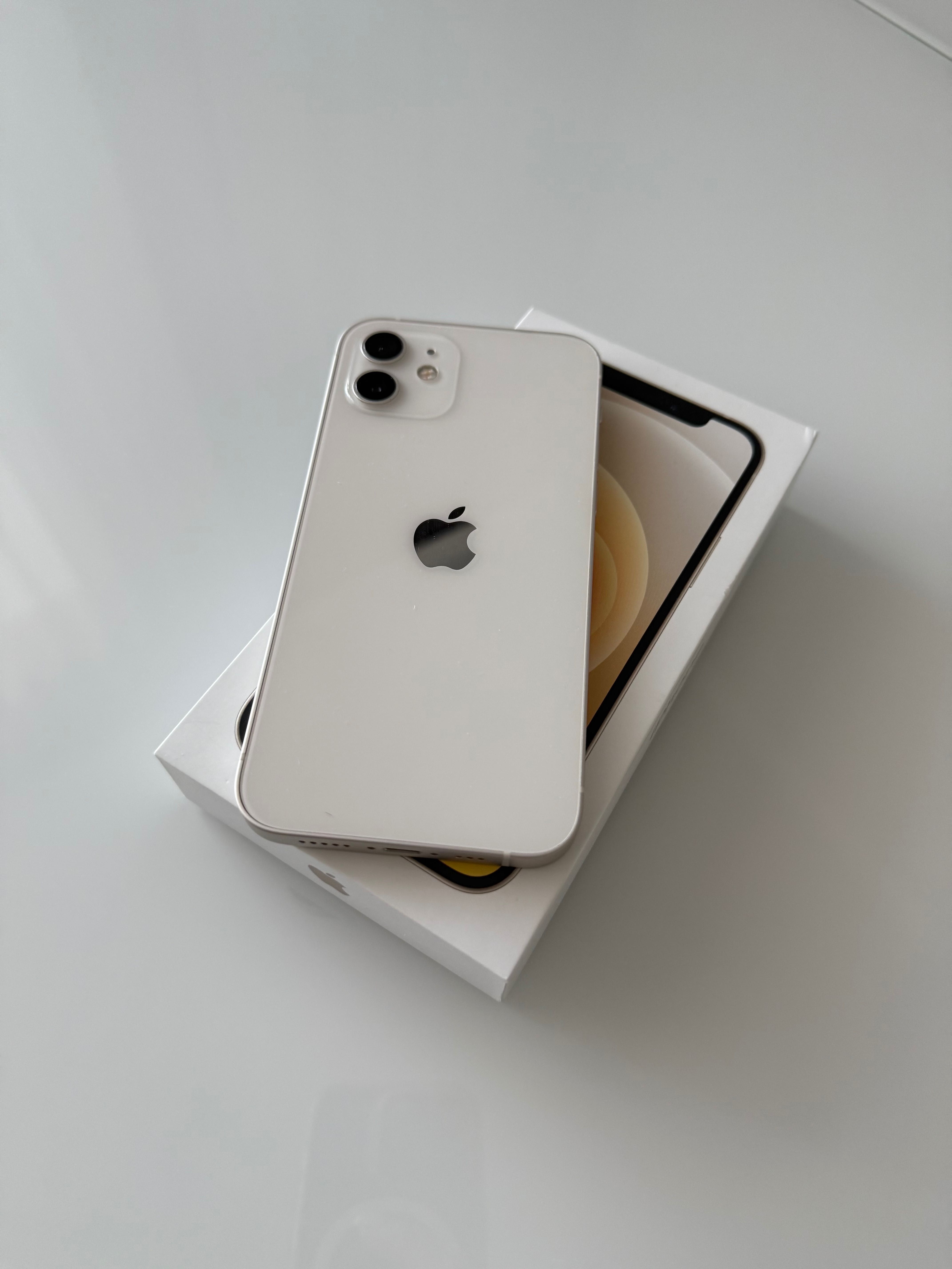 iPhone 12 продам в отличном состоянии