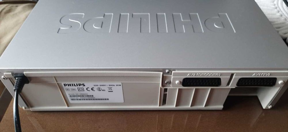 video recorder PHILIPS nicam hi-fi stereo