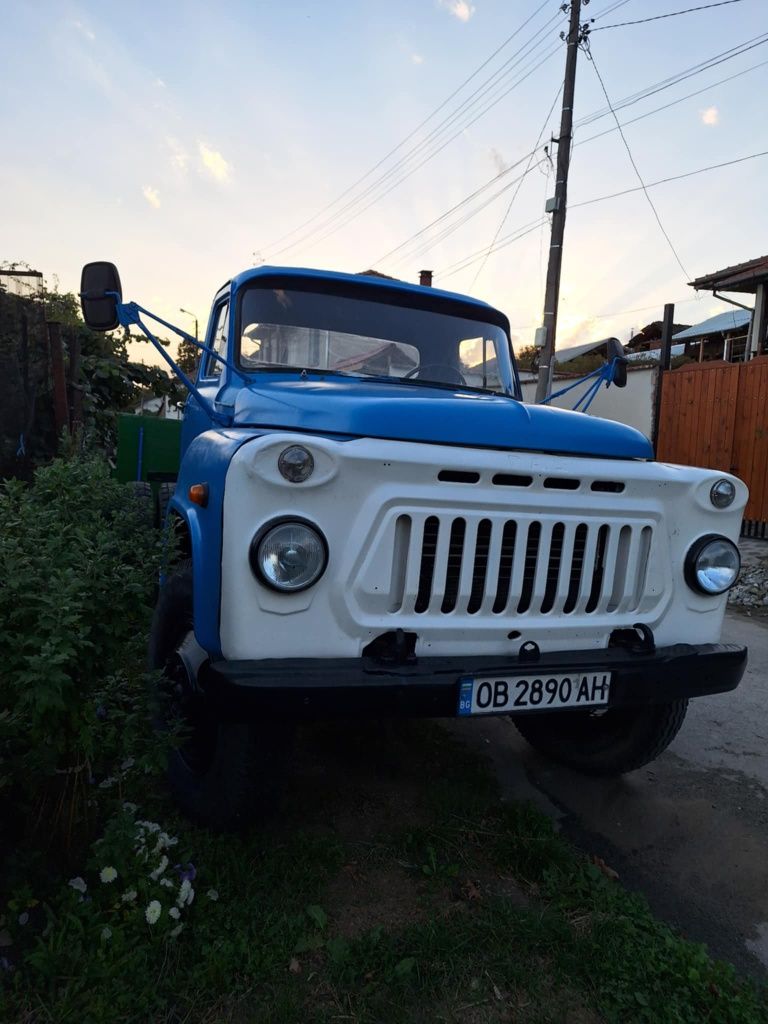Продава се камион