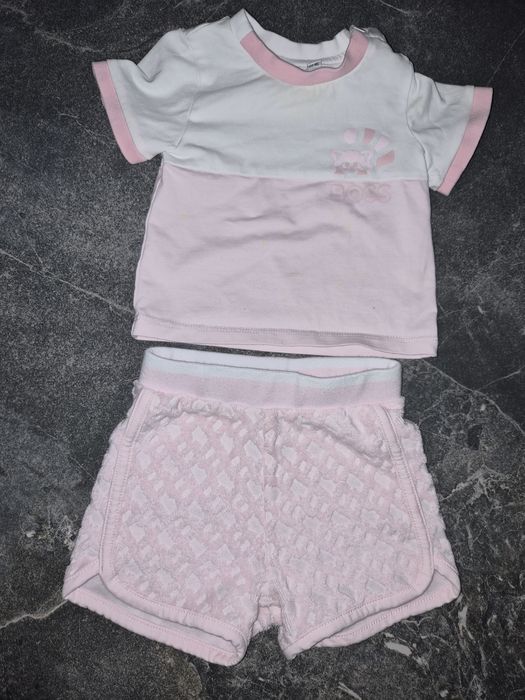 Лот лятни маркови дрешки за момиче 1- 3-6  месеца  Boss , Guess