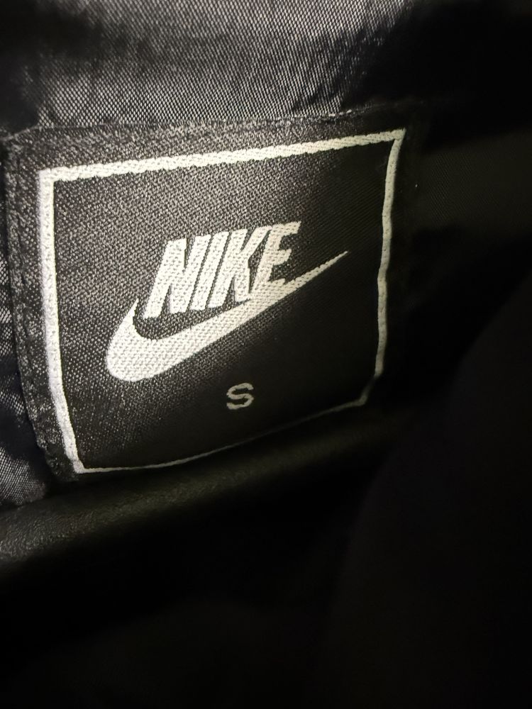 Мъжко яке на Nike