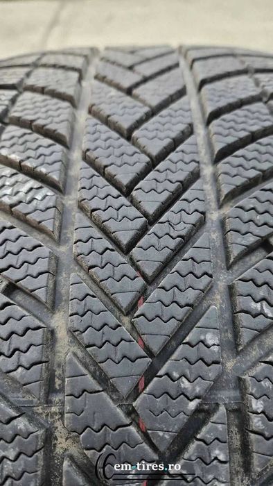 SET 2 Anvelope Iarna 245/40 R19 BRIDGESTONE Blizzak LM005 98V