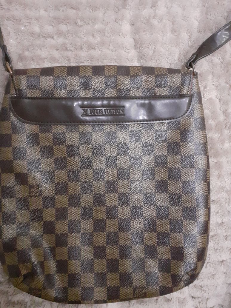 чанта Louis Vuitton