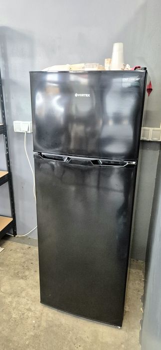 Frigider Vortex 2 usi 206 litrii 143 cm