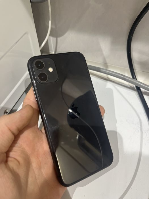 Продам айфон 11