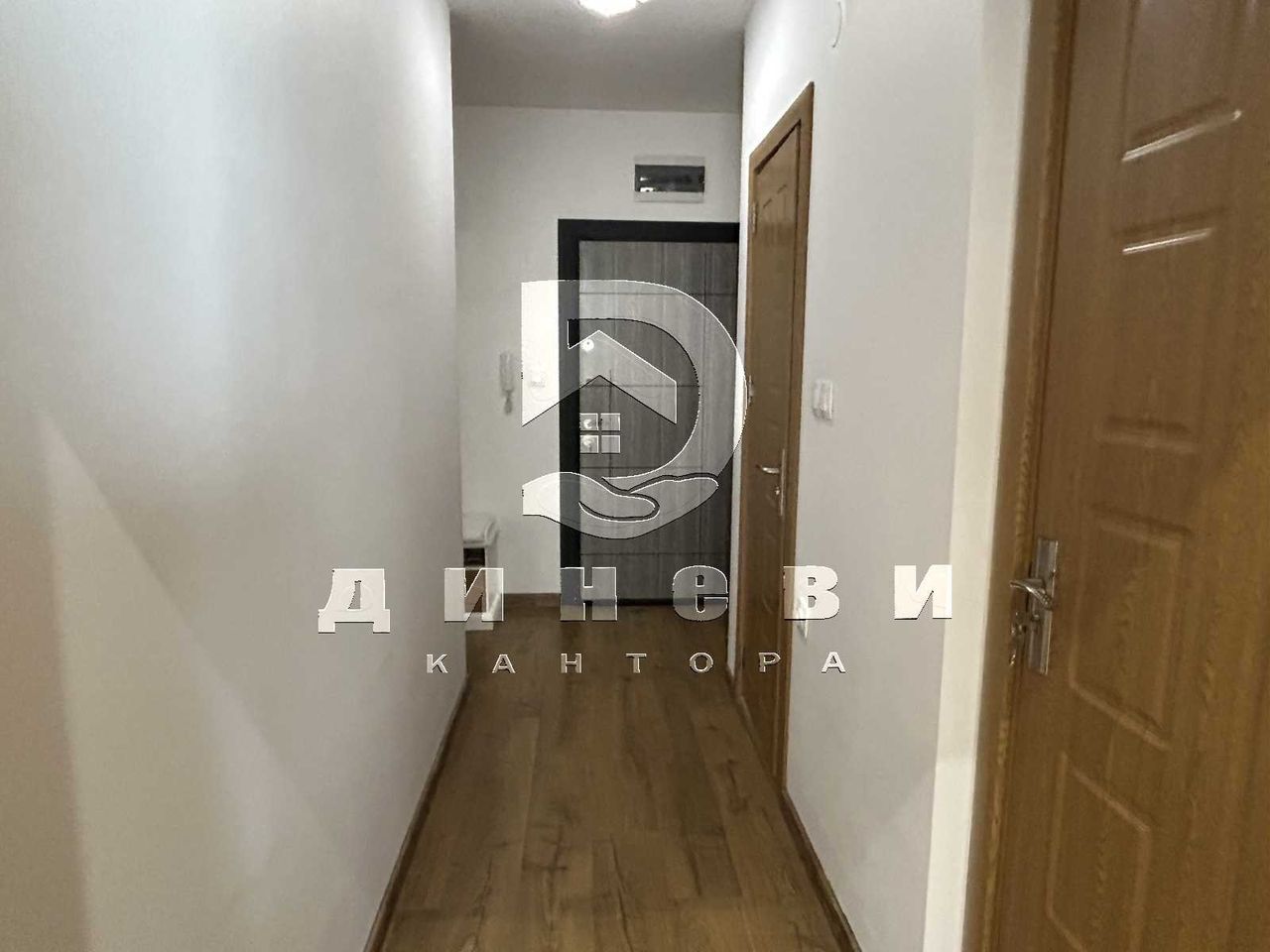 Продава се Тристаен апартамент в Стара Загора, Център - 115 кв.м за 1694 €/кв.м - Снимка #8
