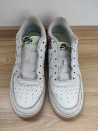 Adidas dama Nike Air Force1   40