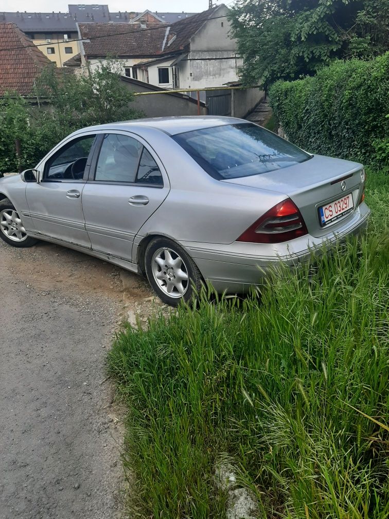 Vand urgent mercedez c 200 cdi in stare ffb pret de urgenta 900E astaz