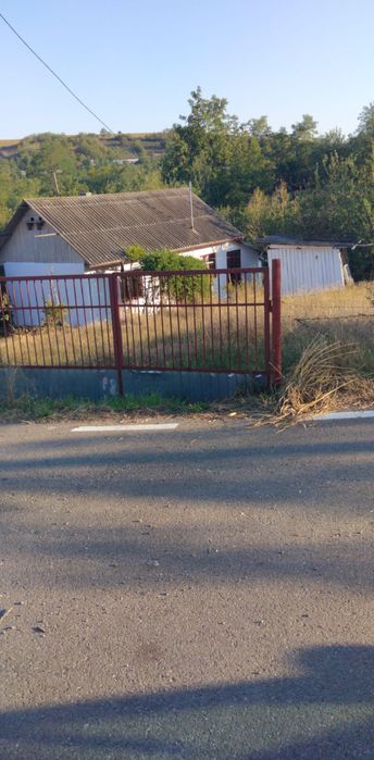 Teren si casa in Miroslava