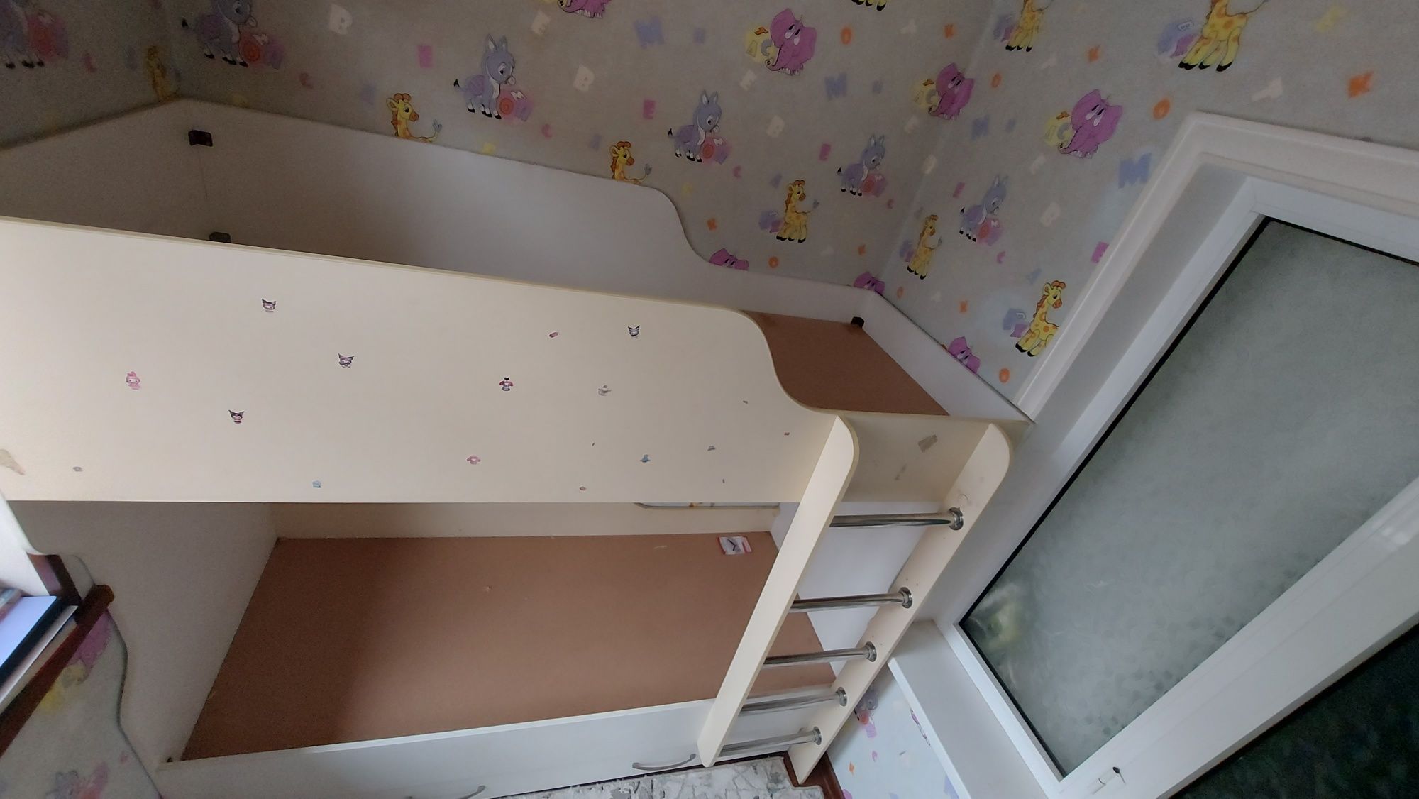 Продаю Детский 2х этажный кровать б/у в хорошом состоянии