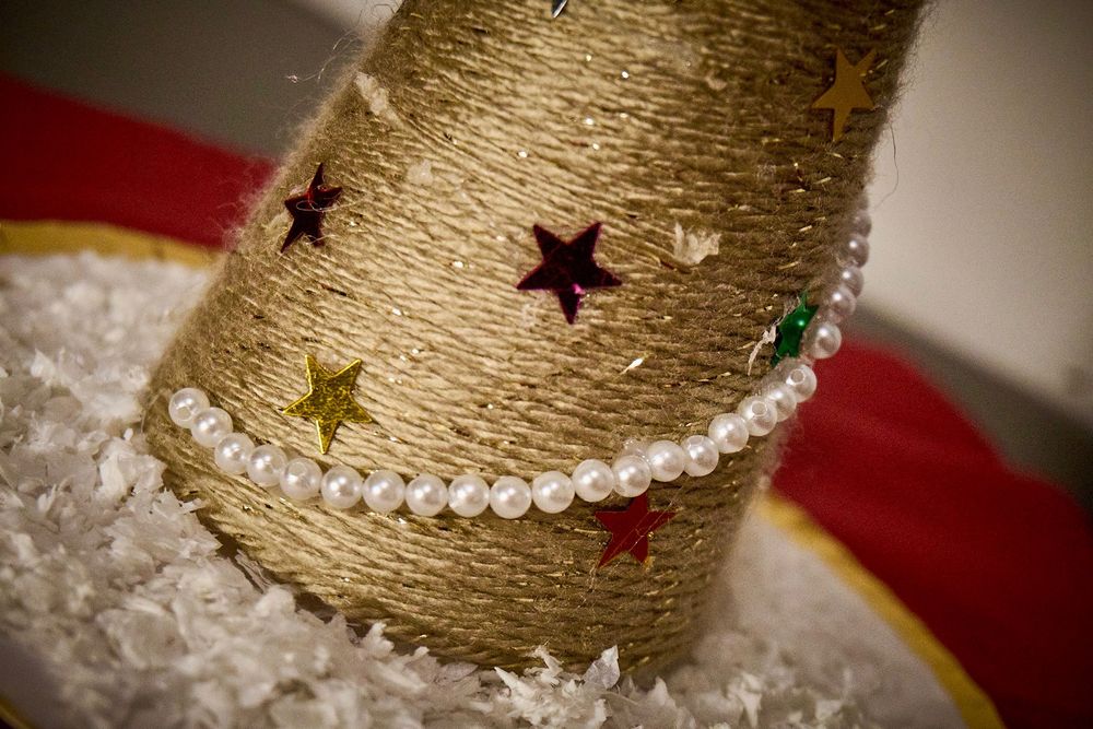 Golden Pearl Tree – Decorațiune handmade de Crăciun