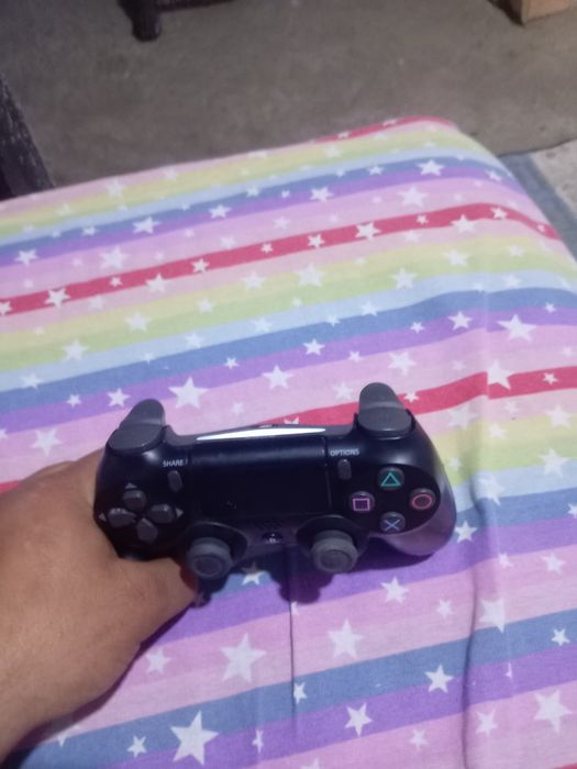 Manetă.ps4.fuctionala in stare buna