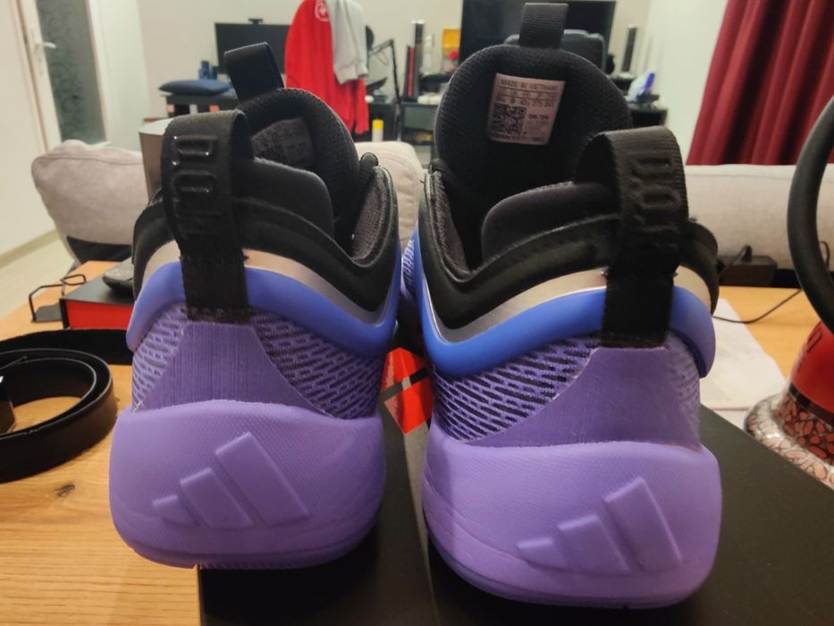 Adidas Don Issue 6 - 43 1/3 син/лилав 100 лв.