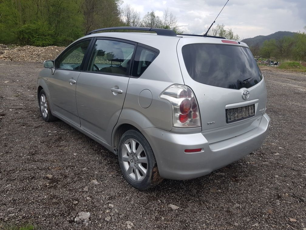 На части! Toyota Corolla Verso 2.2 d4d  136кс Тойота Корола Версо 2008