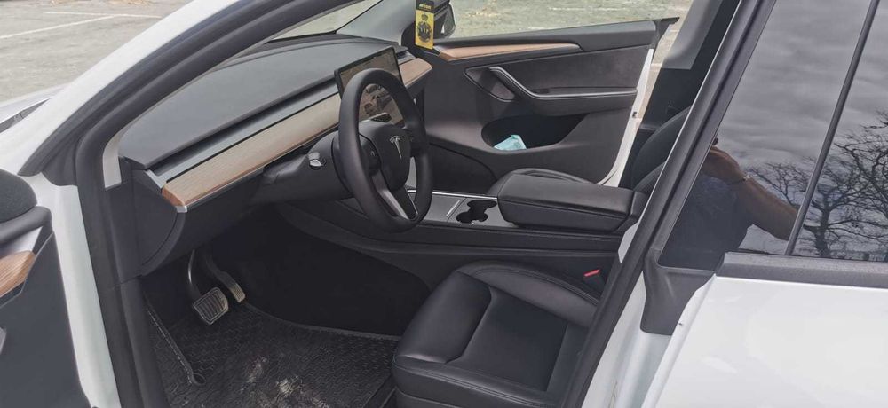 Tesla model Y Dual Motor Long Range