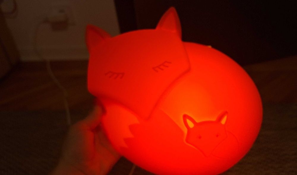 Veioza LED,  Vulpita cu pui, IKEA, cu lumina rosie de veche.