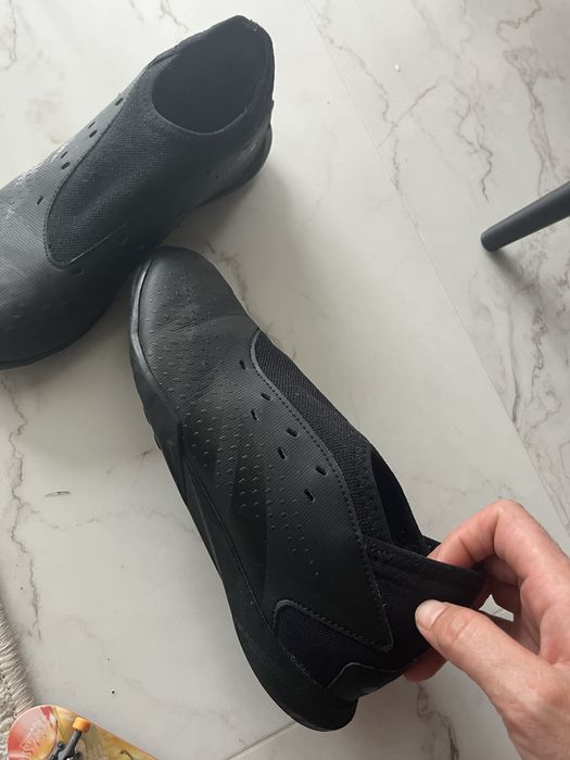 Ghete   Adidas fotbal  in stare foarte buna purtate putin marimea  36