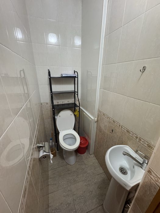 Сдаётся квартира каракамыш 1/4 трехкомнатная на первом этаже