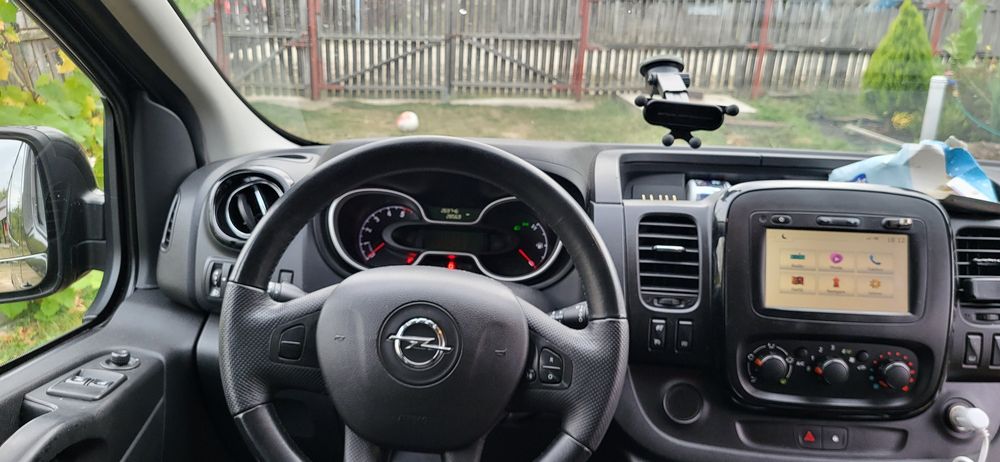 Vând URGENT Opel Vivaro B, lung, 8+1, 2017