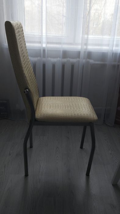 Продам  стулья б/ у в нормальном состоянии