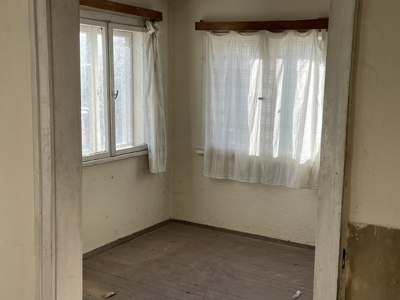 Продава се Къща в София, Младост 1 - 300 кв.м за 350 €/кв.м - Снимка #12