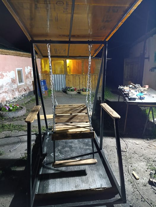 Продаю Качели ,пляжные шезлоны и .?.