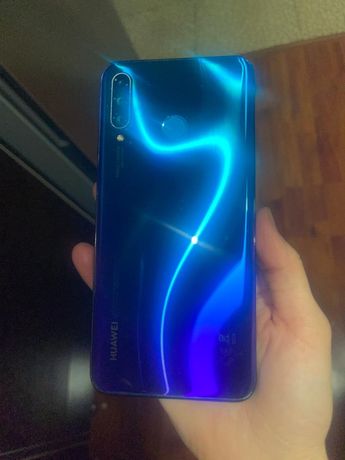 Huawei P30 Lite в отличном состоянии