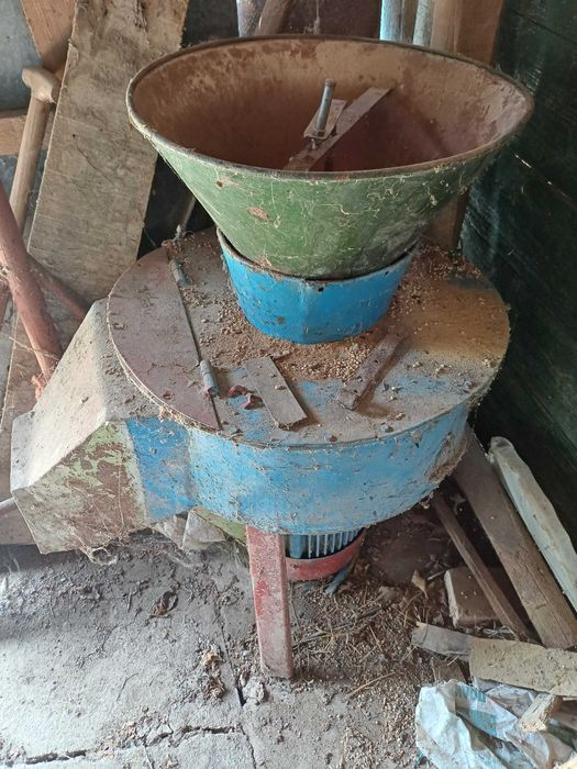 Продавам фуражомелки