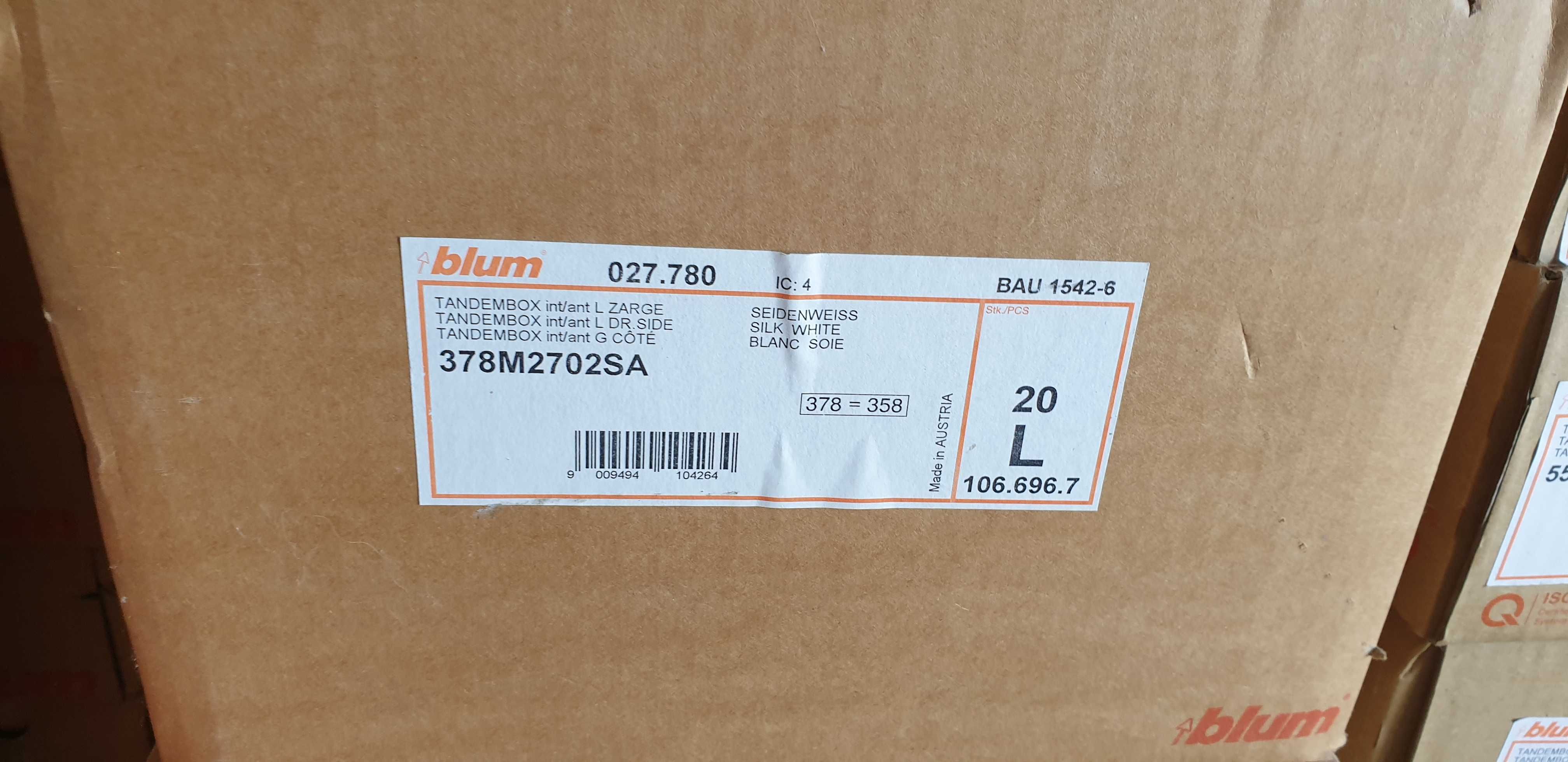 Водачи за чекмеджета Blum с метални страници, tip-on, 270mm